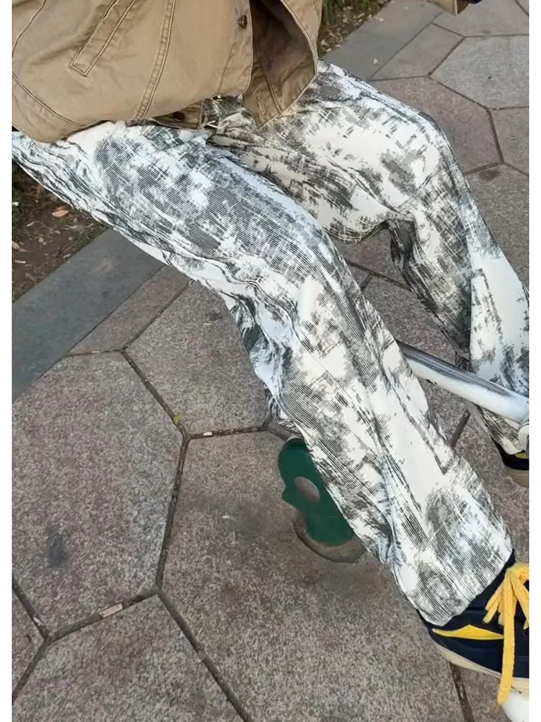 

Белые спортивные брюки для мужчин, осенне-зимние, из тканого материала, с эффектом драпировки, повседневные, на флисовой подкладке, молодежные, модные