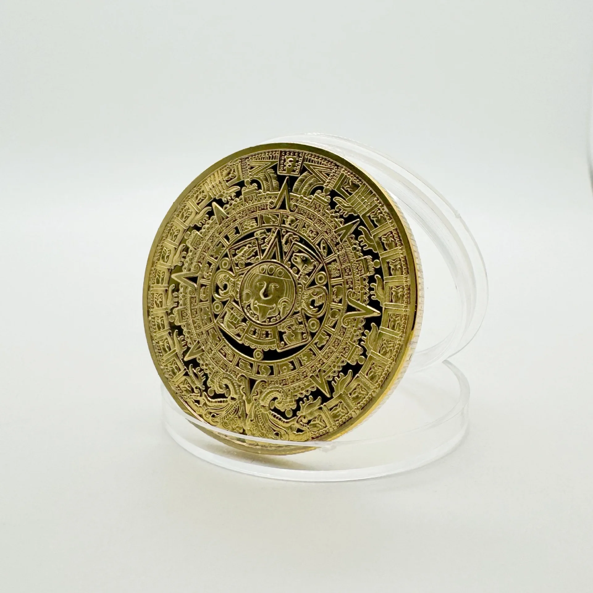 Creative Mayan Commemorative Coins with Plastic Case Pyramid Gilded Lucky Coin Cultural Totem Collection Coin New Year Gift
