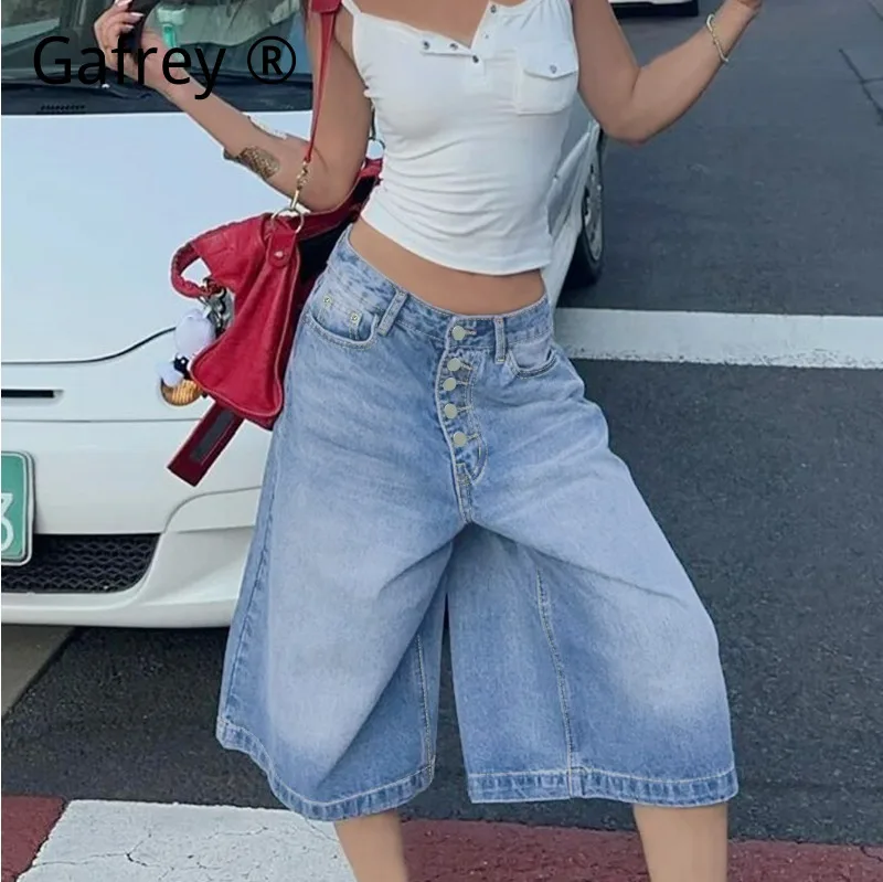 

Женские джинсовые шорты светлого цвета с несколькими пуговицами, свободные, универсальные, средней длины, повседневные, модные, для уличной моды