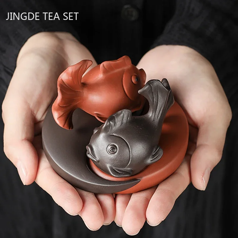 1PCS Chinese Boutique Purple Clay Tea Pet Lucky Fish Statue Ornaments Handmade Tea Set Decoration Accessories Desktop Crafts