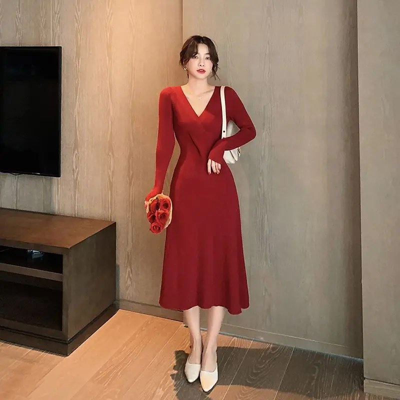 

Woman Extra-large Long Knitted Sweater Dress Female V-neck Loose Waist High Street Mid-length Pullover G619