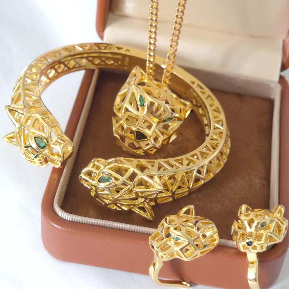 Collar, Pendientes o Brazalete con Colgante de Cabeza de Leopardo con Ojos Verdes, Joyería de Lujo Chapada en Oro de 18K para Mujer, Ideal para Fiestas