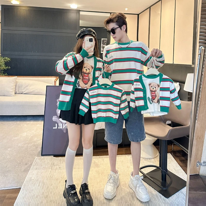 

Family 2024 Winter Sweater Korean Mom Baby Knitwear Women Daughter Clothes Cardigan Fashion Infant Knit Romper Dad Son Matching