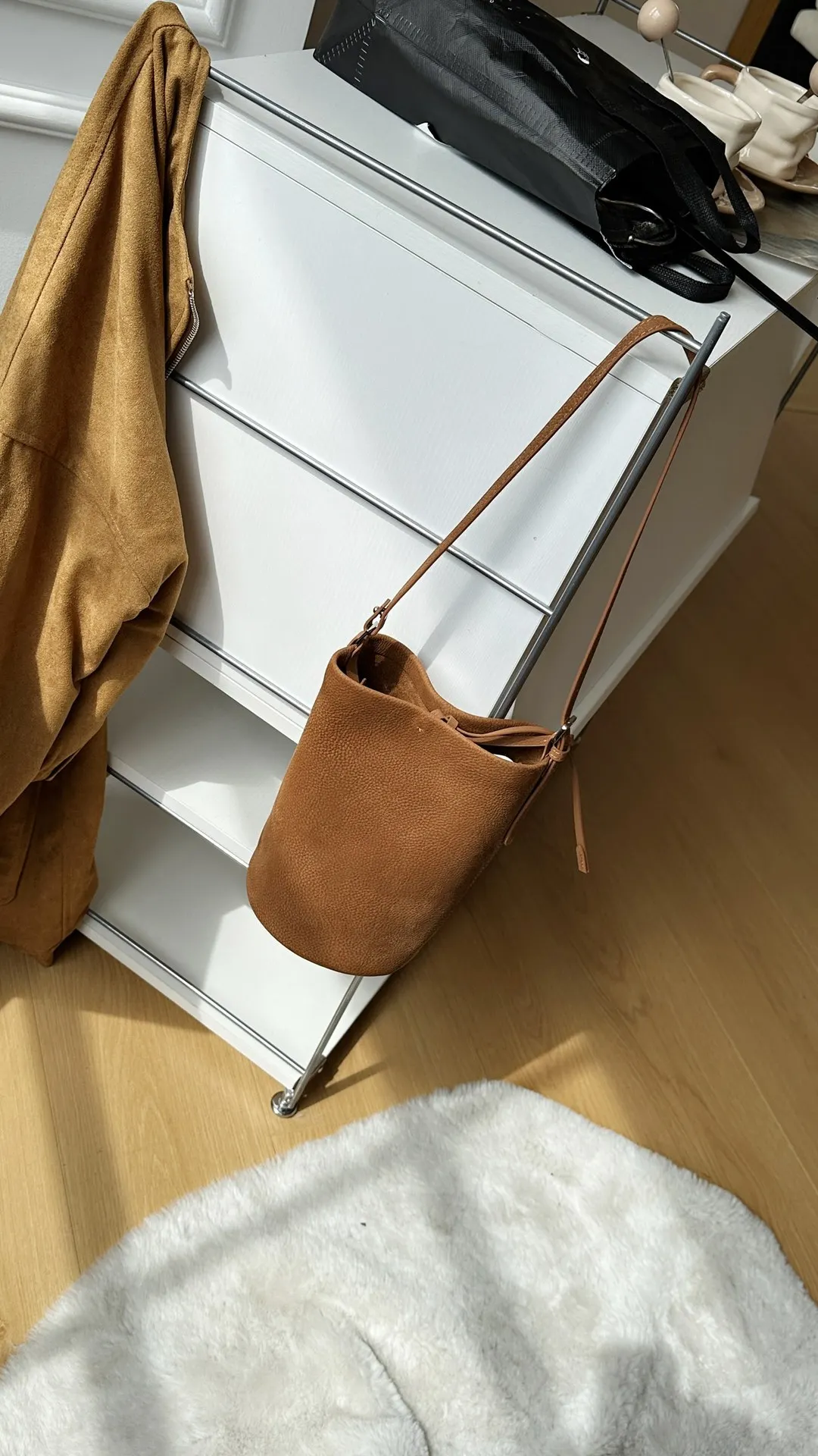 طبقة علوية من جلد الغزال لخريف/شتاء 2026 حقيبة دلو كروس متعددة الاستخدامات من الجلد الطبيعي للنساء بكتف واحد