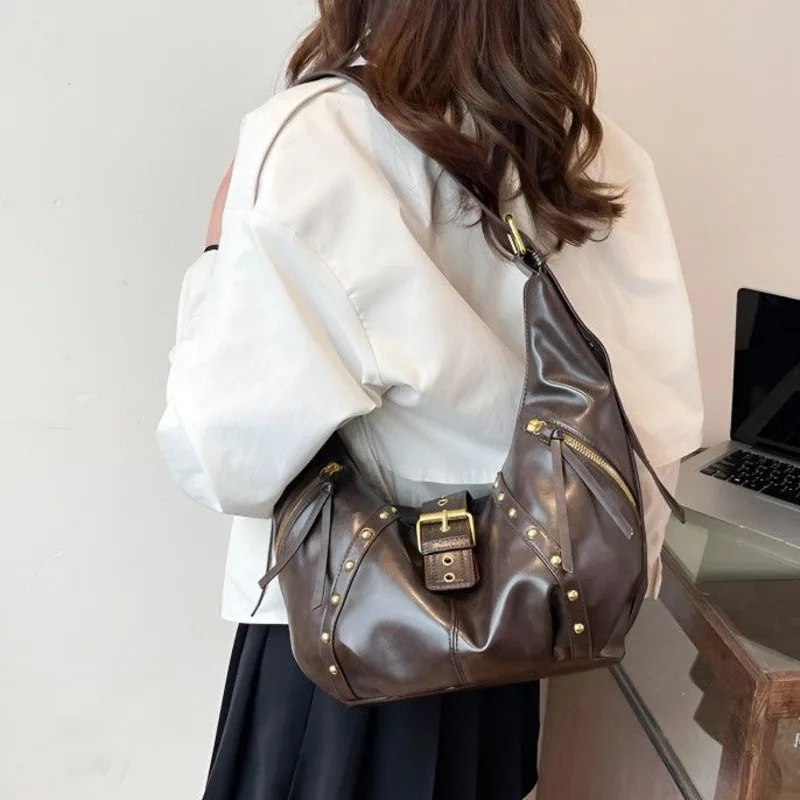 

Сумка через плечо Rivet Motobiker Half Moon в стиле ретро, большая вместительная сумка-тоут с пряжкой, сумка через плечо Y2k, мягкая сумка на плечо для женщин