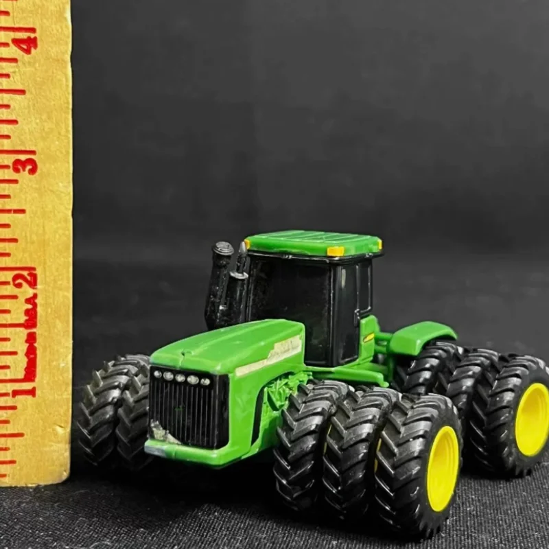 

1:64 Scale Alloy Twisting Twelve-Wheel Tractor Agricultural Vehicle Diecast Miniature Toy Car Simulation Classic Model Souvenir