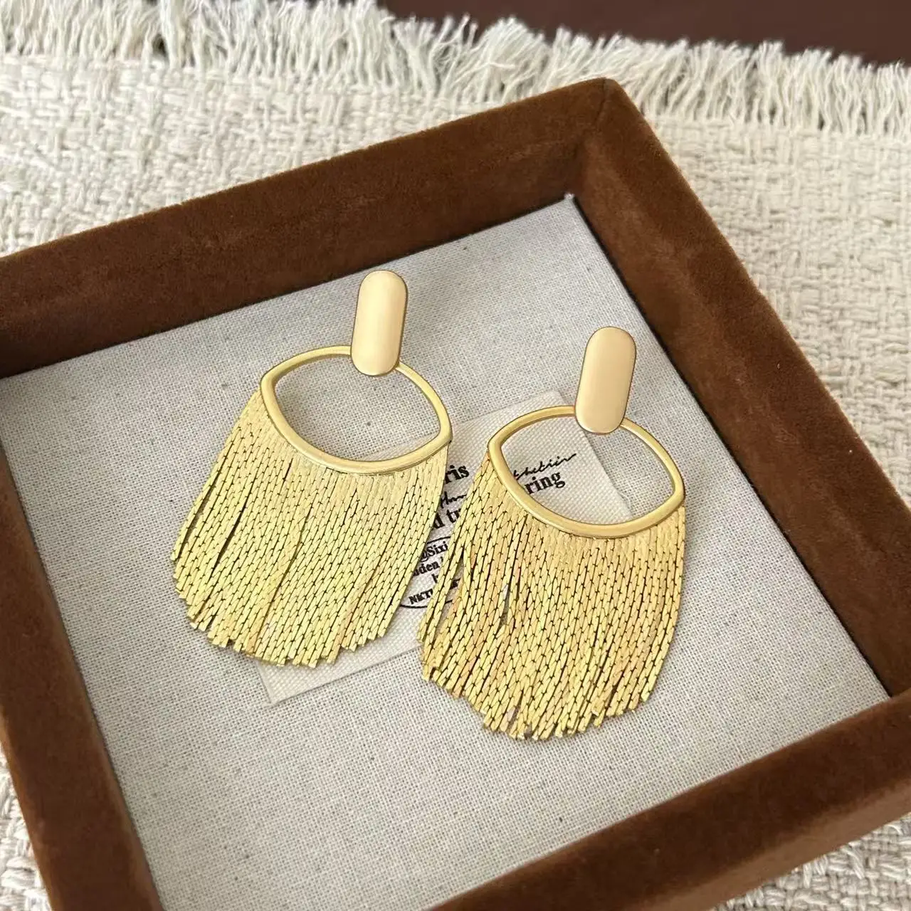 Wind gold fringed earrings long temperament fan earrings light luxury dinner catwalk earrings