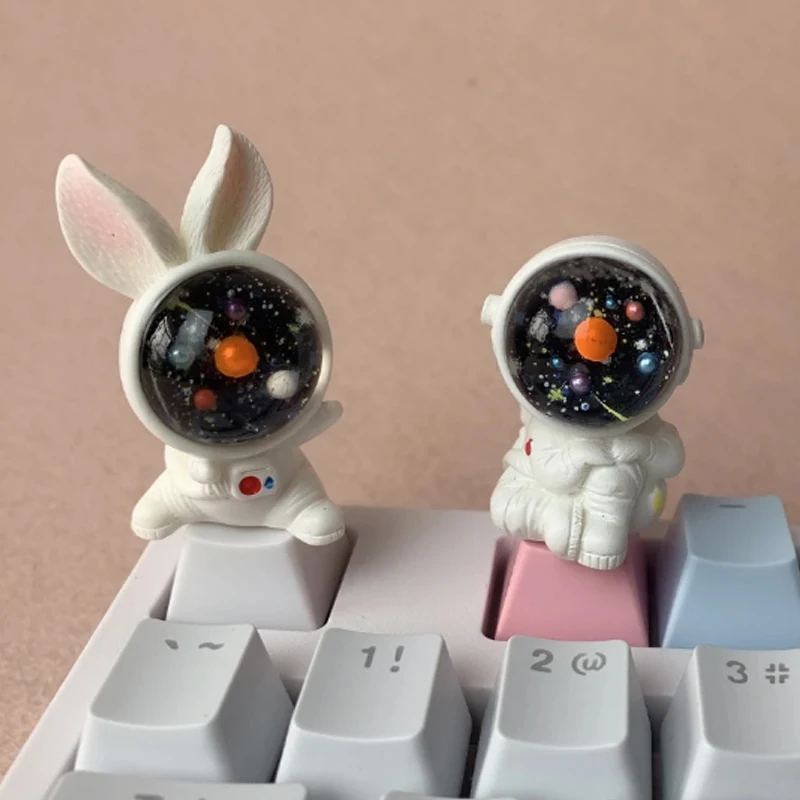

Original Personalized Creative Keycap Space Rabbit 3D Cute Customized R4 Cross Axis for Girls Mechanical Keyboard artisan Cap