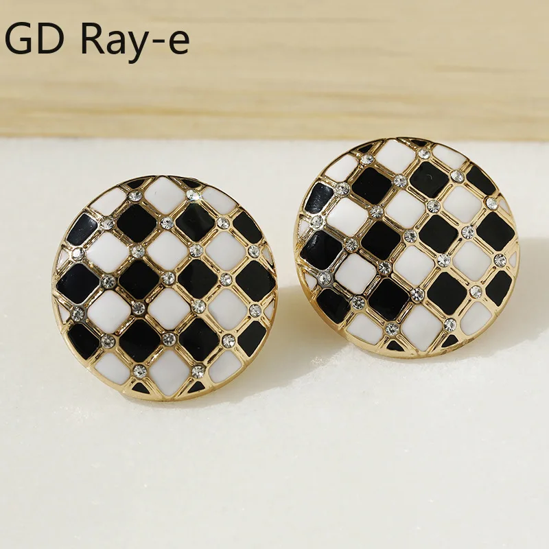 New Trendy Black White Checkered Stud Earrings for Women Fashion Girls Round Earrings Korean Jewelry Gifts