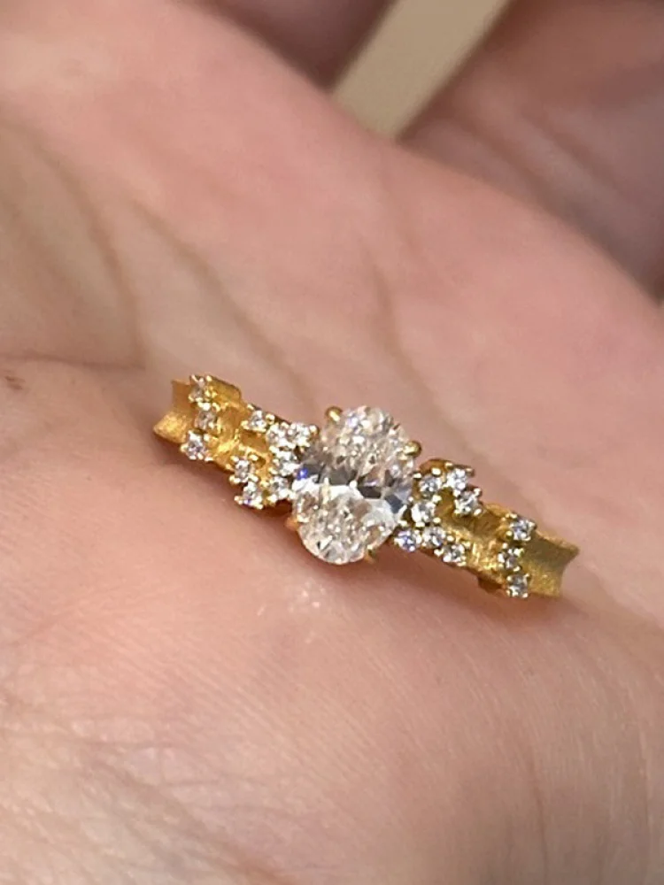 

Новое винтажное кольцо Court Sle Ring Pigeon Egg с тяжелой инкрустацией бриллиантами, в форме острой звезды, модное, для повседневной носки, позолоченное, из медного сплава