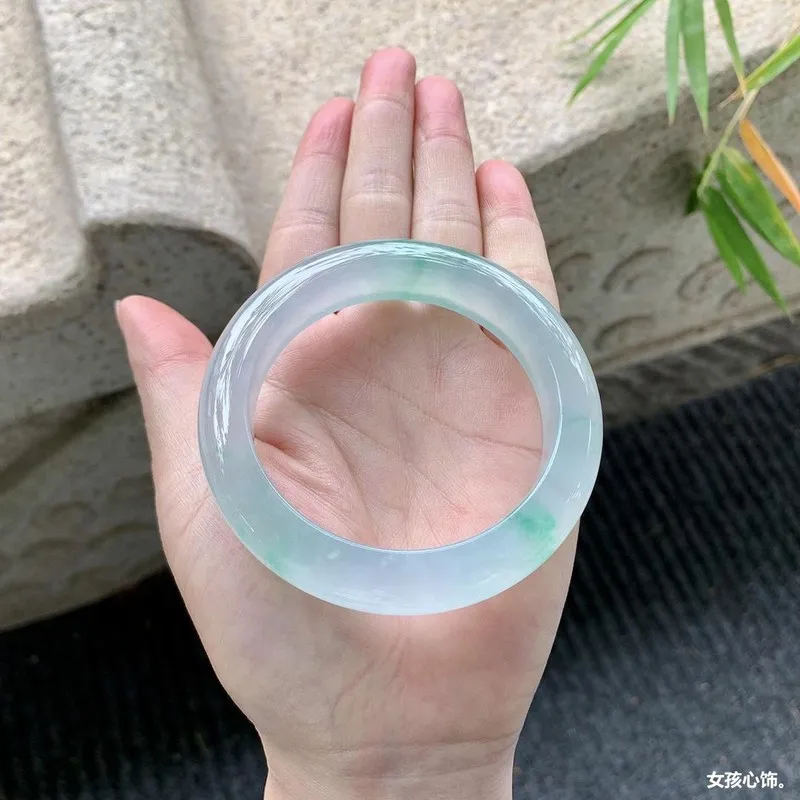 Natural Burmese ice jadeite bracelet with green patterns, classic round jadeite bracelet, old mine white ice jadeite, fashionabl