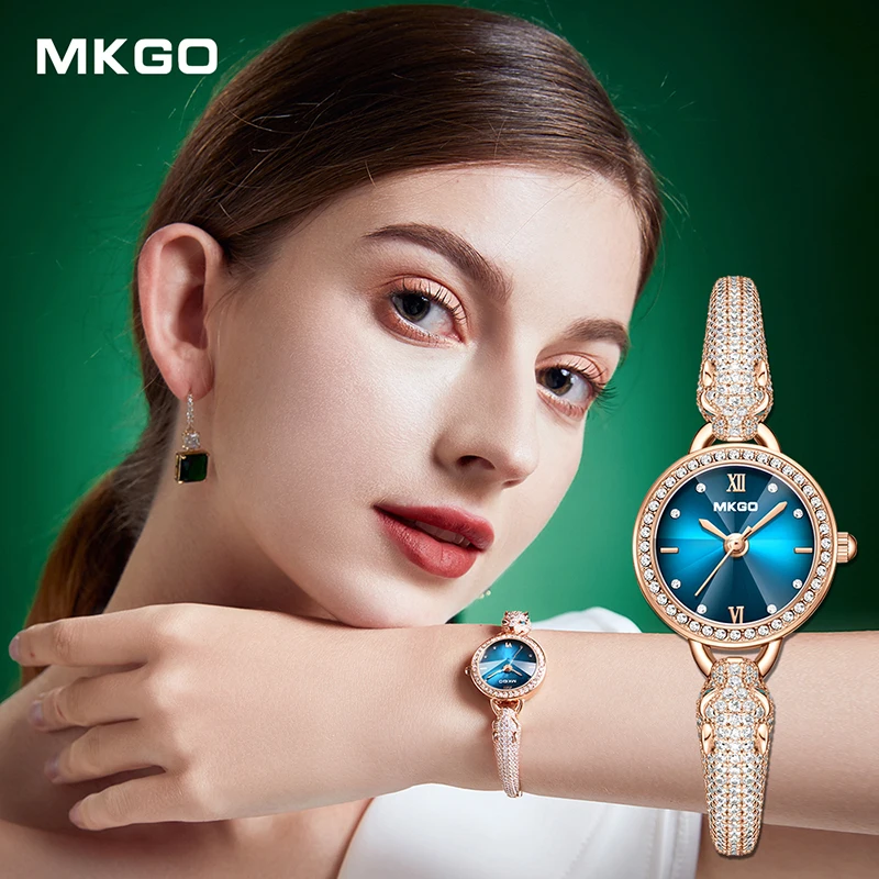 New women's fashion quartz watch Leopard head waterproof bracelet Light luxury set with shiny jewelry watch full of Star diamond