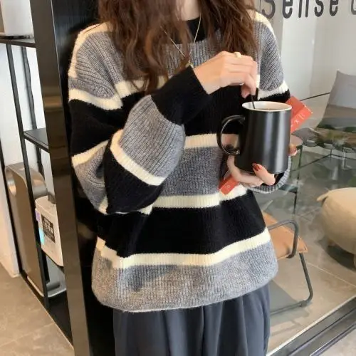 Autumn and winter knitted bottoming shirt, retro color matching Korean style loose slimming lazy striped sweater for women tops