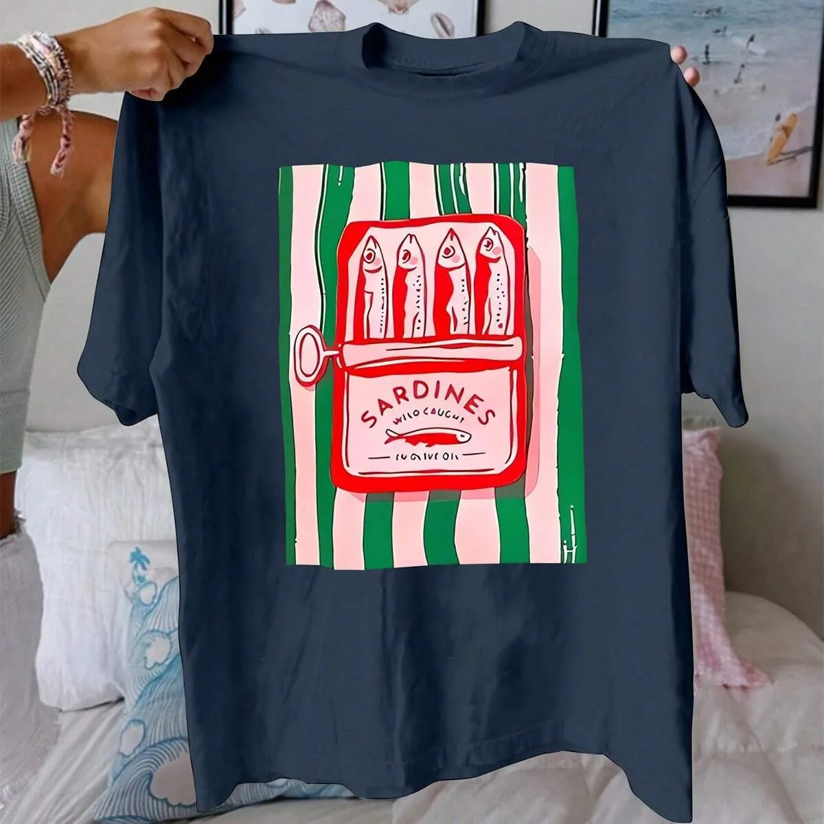 夏の女性の Tシャツイワシプリントコットン Tシャツラウンドネック通気性素材半袖カジュアルファッション女性のトップ Tシャツ