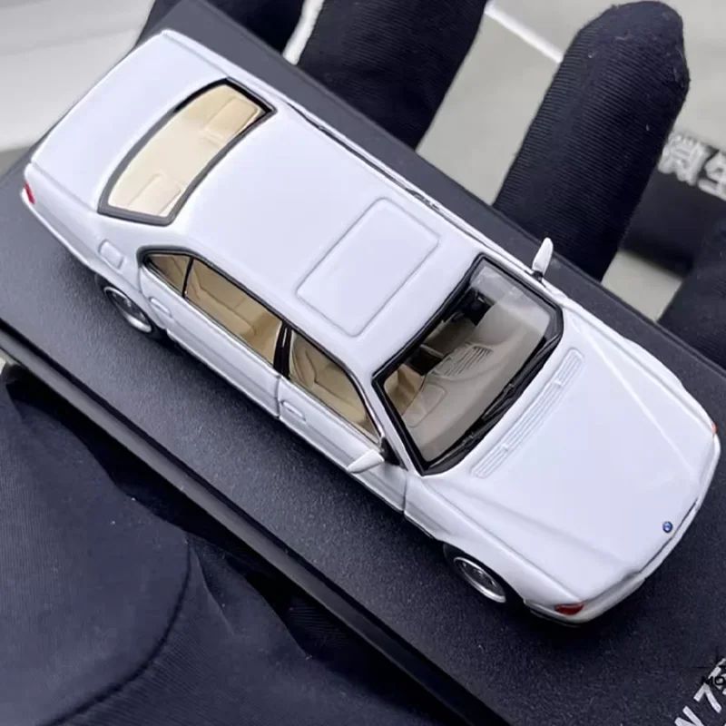 Fast echtes 1/64 750iL E38 Das 7-Legierungsspielzeug-Motorfahrzeug aus Metalldruckguss, Geschenke