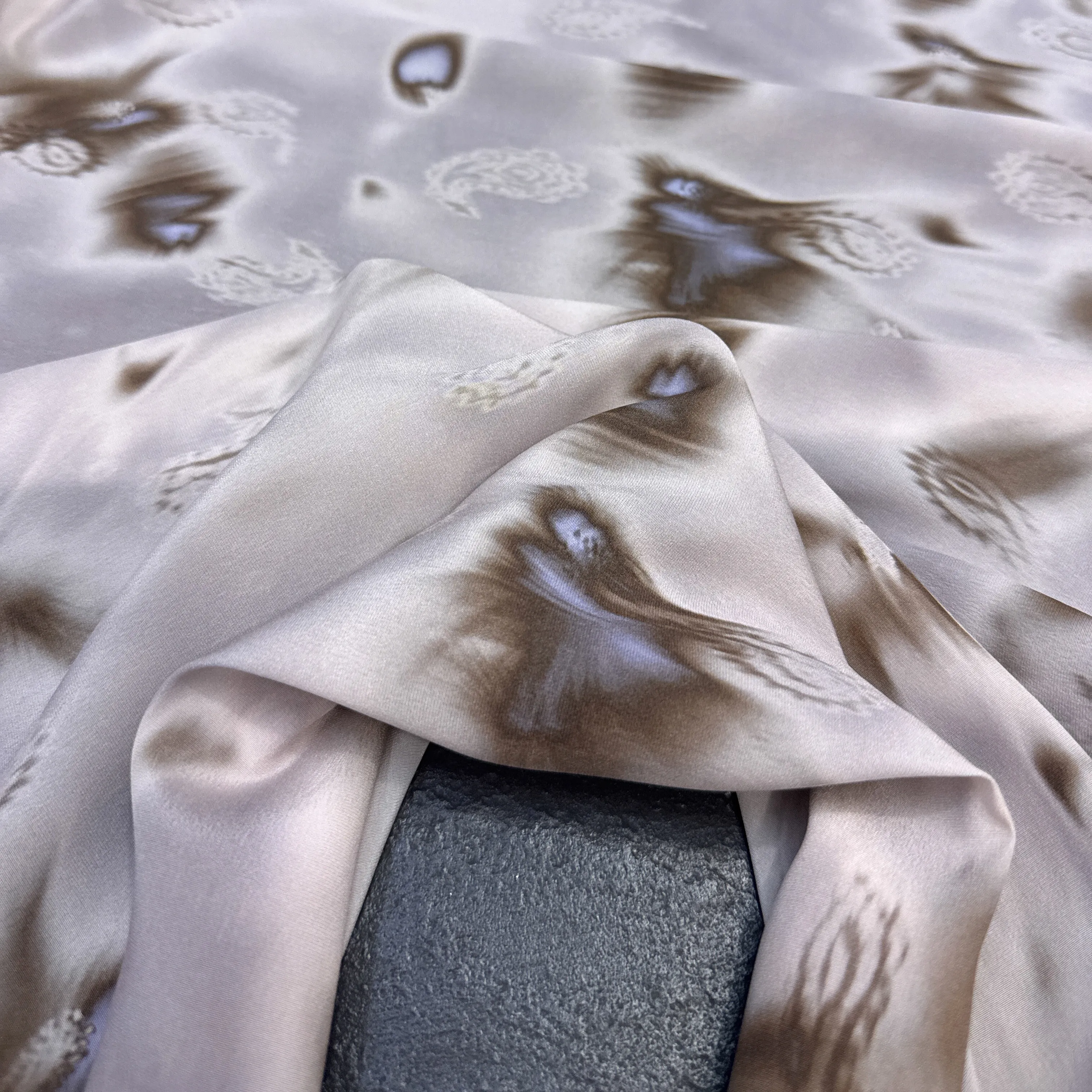 Printed Stretch Gray Silk Crepe de Chine Fabric for DIY Sewing Summer Dress Pants Pajamas Soft Comfortable Silk Fabric FR7015