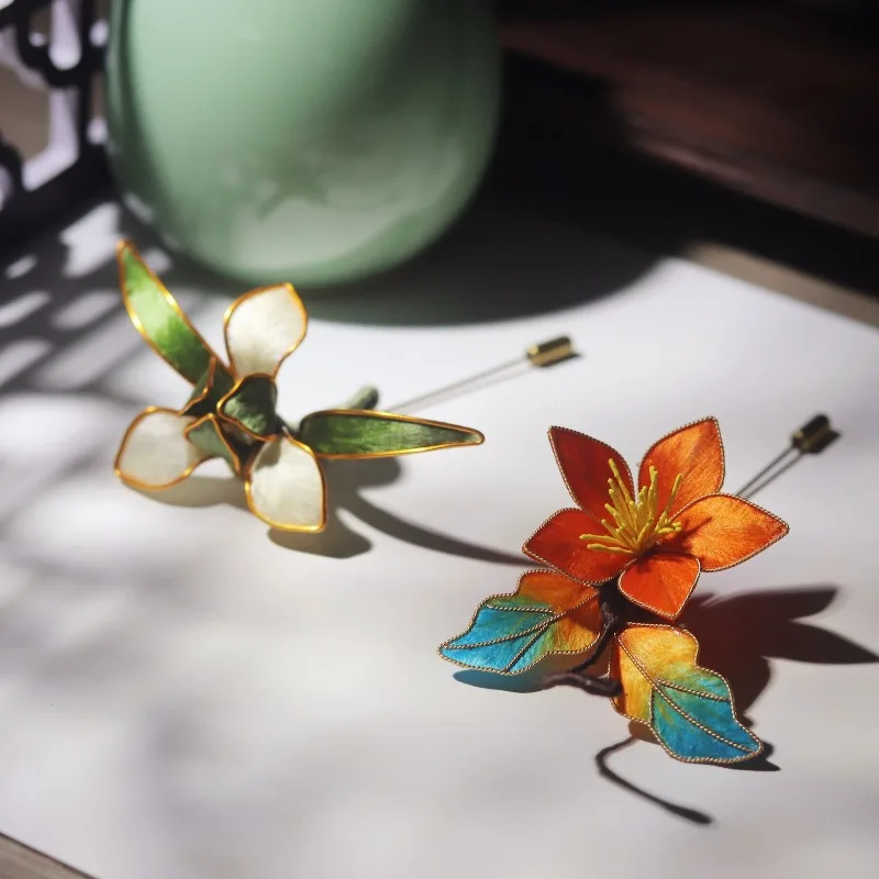 Heritage Filigree Velvet Orchid Maple Leaf Brooch for Hanfu Cheongsam Ancient Style Women Elegant Vintage Daily Accessory Gift