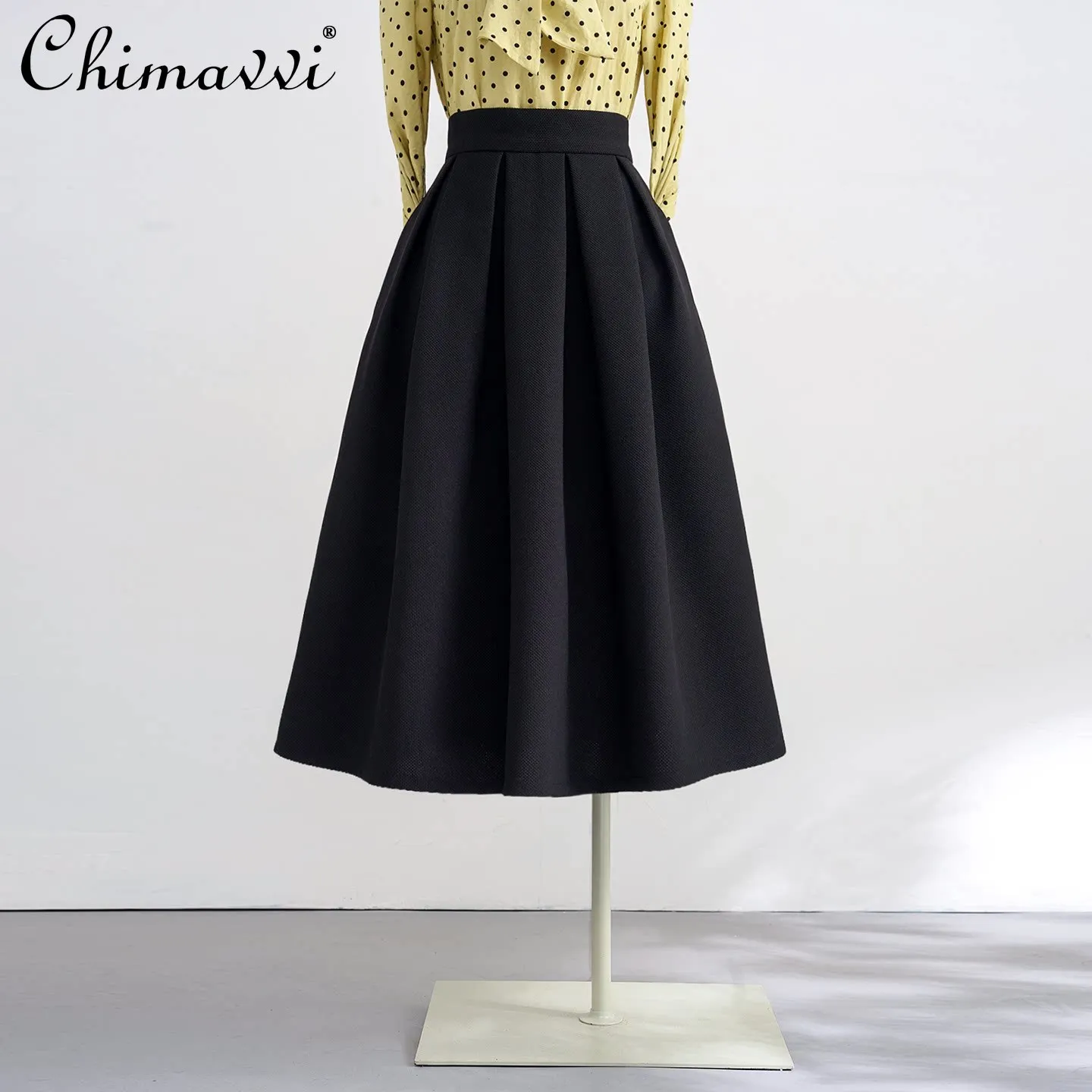 

French Elegant Retro Hepburn Style High Waist A-line Skirt Fashion Versatile Commuter Black Pleated Long Skirt for Women Summer