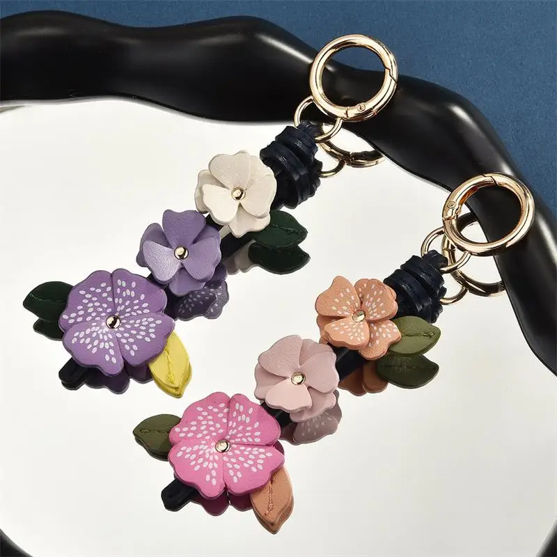 

Stylish Camellia Leather Bag Charm Minimalist Bag Accessory For Women, Floral Purse Keychain For Handbags Christmas Gift Giving