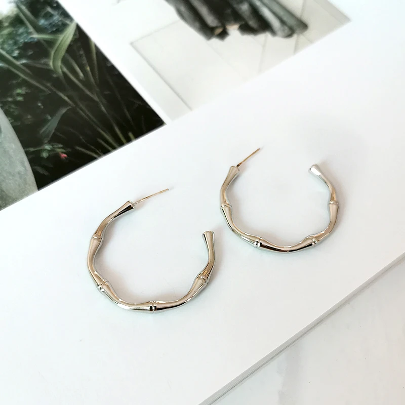 Peri\'sBox C Shape Geometric Bamboo Earrings Textured Medium Hoop Earrings for Women Minimalist Brass Gold Color Earrings Fashion
