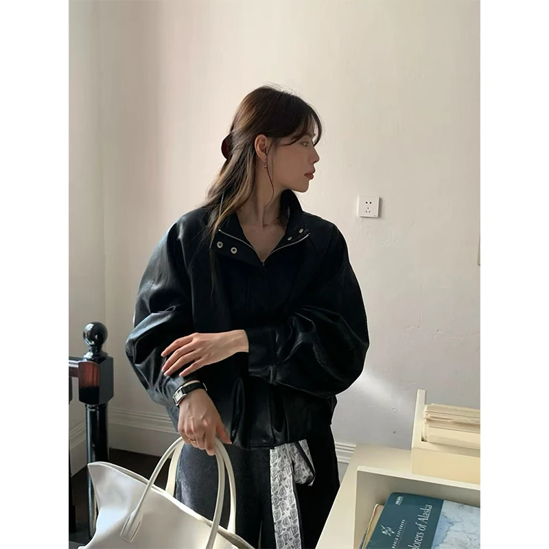 แจ็คเก็ตหนัง PU สีดำสำหรับผู้หญิง สไตล์สตรีทแวร์ คอตั้ง เสื้อคลุมมอเตอร์ไซค์ ฤดูใบไม้ร่วง สไตล์ฮาราจูกุ เกาหลี ซิป แขนยาว เสื้อคลุมตัวนอก ใหม่