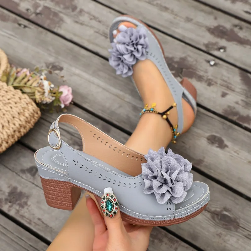 Sandálias de salto grosso feminino verão moda flor oco sapatos de praia leve sandálias de salto alto sandálias casuais para mulher