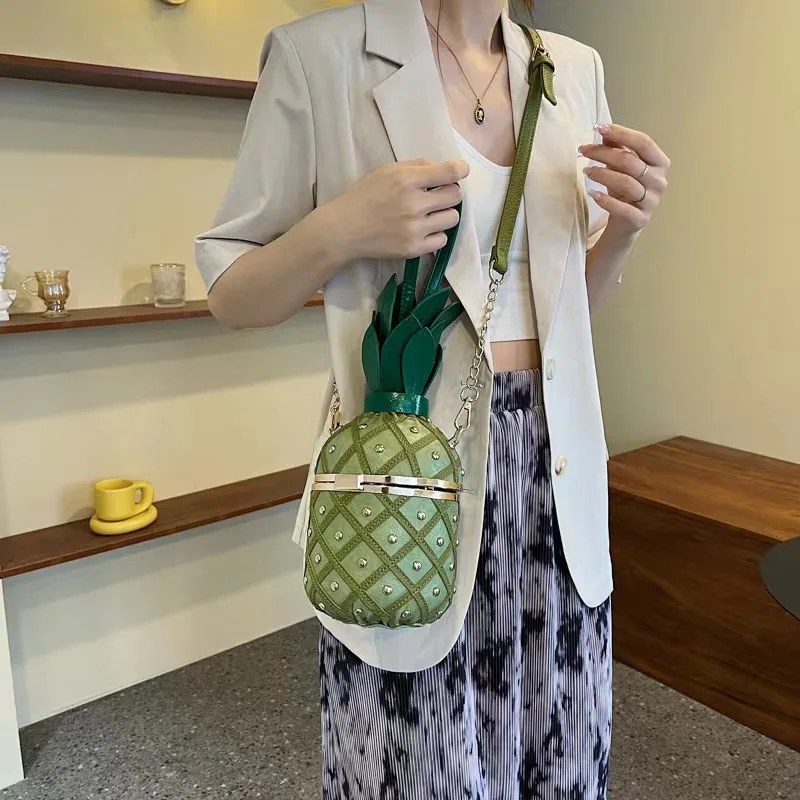 Niche design personalized pineapple bag creative rivet rhombus casual handbag high-end fashion versatile crossbody bag tote bag