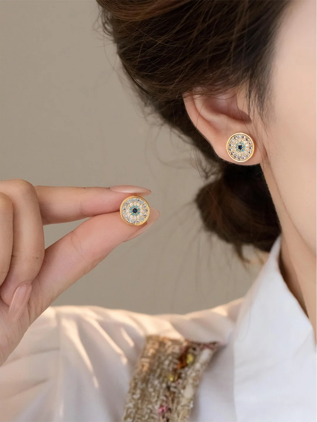 elegant-zirconia-stud-earrings-women's-design-blue-eye-gold-ring-simple-fashion-high-end-unique-ear-jewelry-accessories