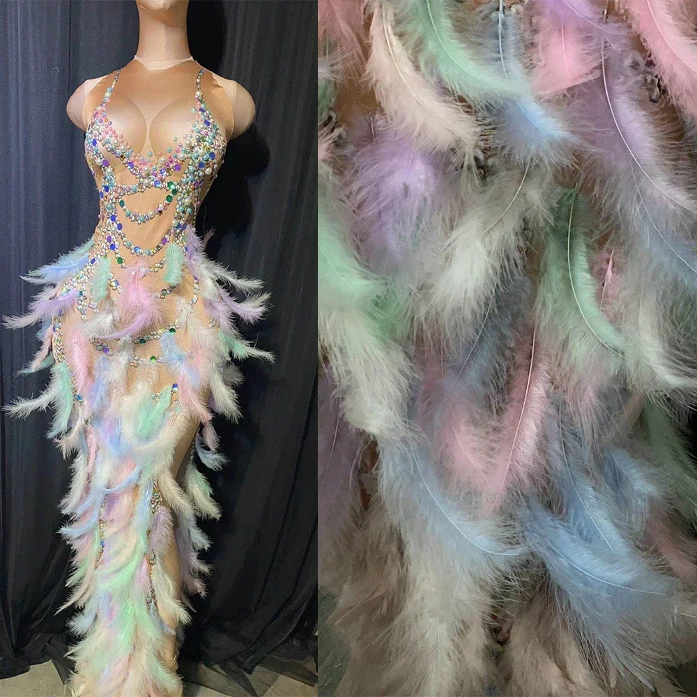 แขนกุด Embellished Multi-สี Feather ผู้หญิงวันเกิดชุดยาวเพิร์ลแยกไม่สมมาตรชุดราตรีชุดราตรี