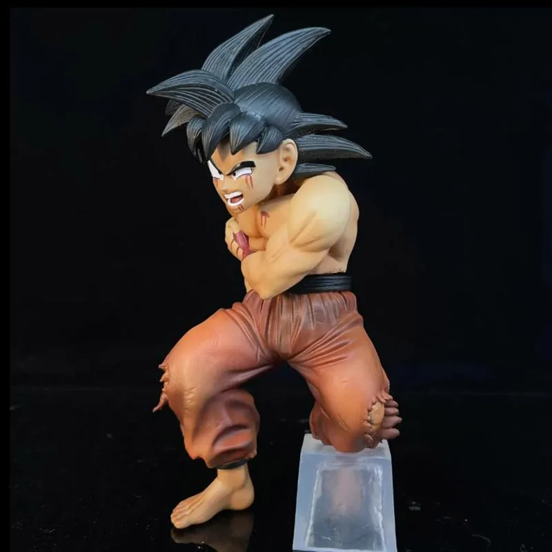 Figuras de Anime Dragon Ball Goku, figuras de acción de Son Goku, posición en cuclillas heridas, puño de rey abierto fuerte, muñeca modelo de PVC de 20cm, Juguetes