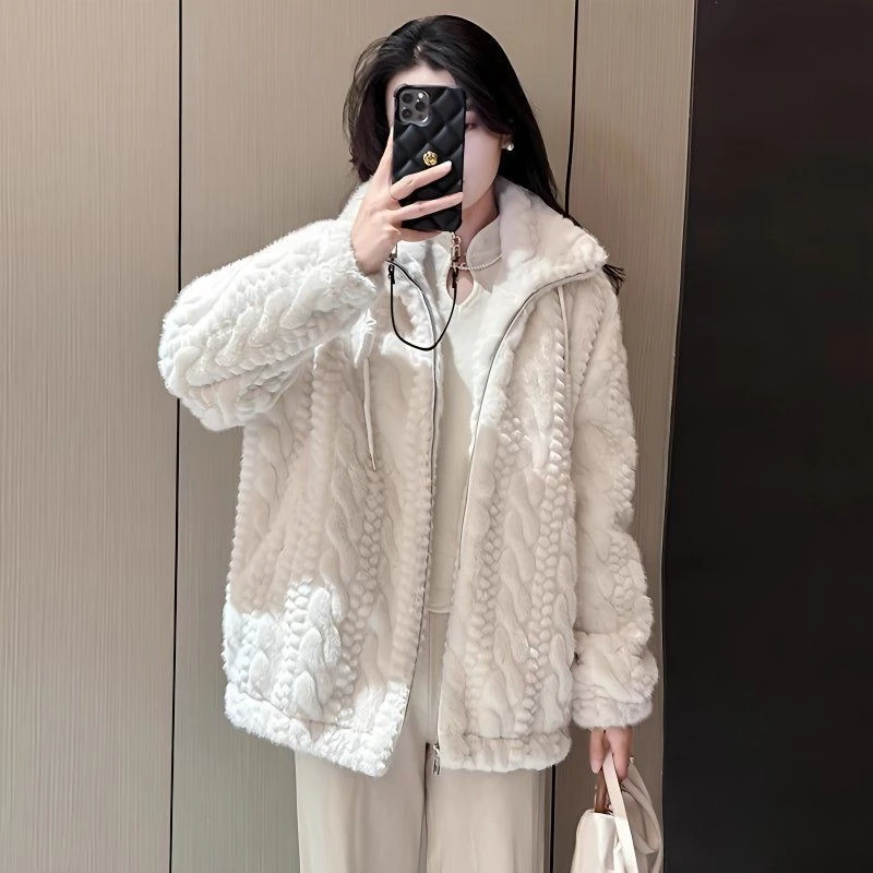 

2025 зимнее женское свободное пальто из искусственного меха в корейском стиле, длинное пальто из толстой кроличьей шерсти с воротником, твист-дизайн