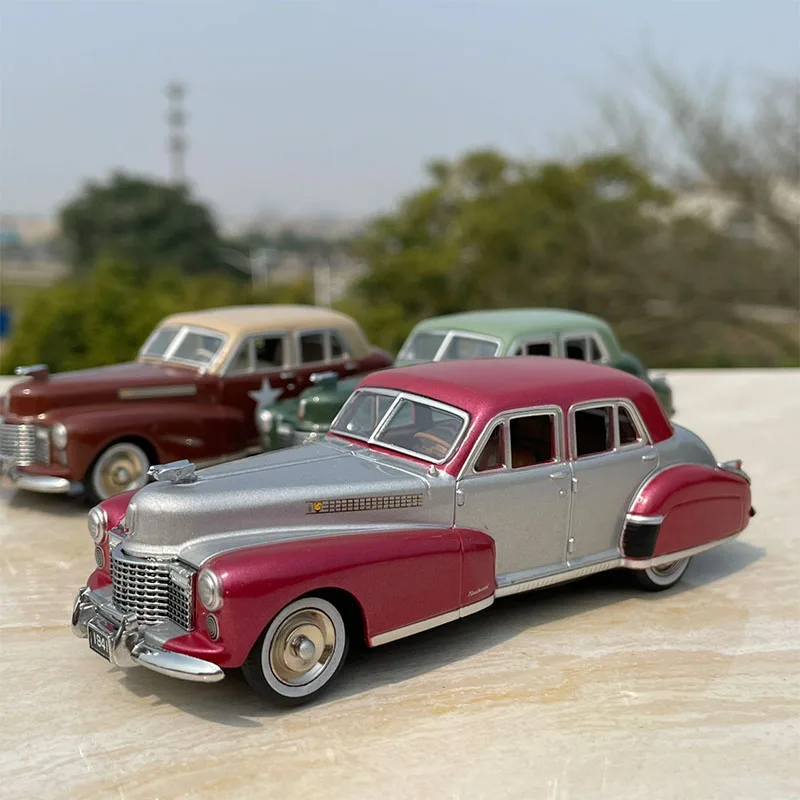 Diecast 1:43 Scale Cadillac Classic Car Simulation Alloy Car Model Static Display Collectible Ornament Souvenir Gift Decration