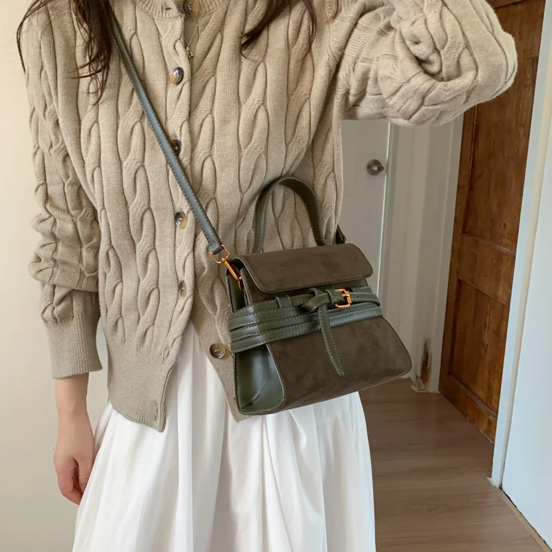 المرأة بولي Leather حقيبة كتف جلدية صغيرة 2025 الشتاء حقيبة كروسبودي الفاخرة مصمم الاتجاه الجديد حقائب اليد والمحافظ النسائية