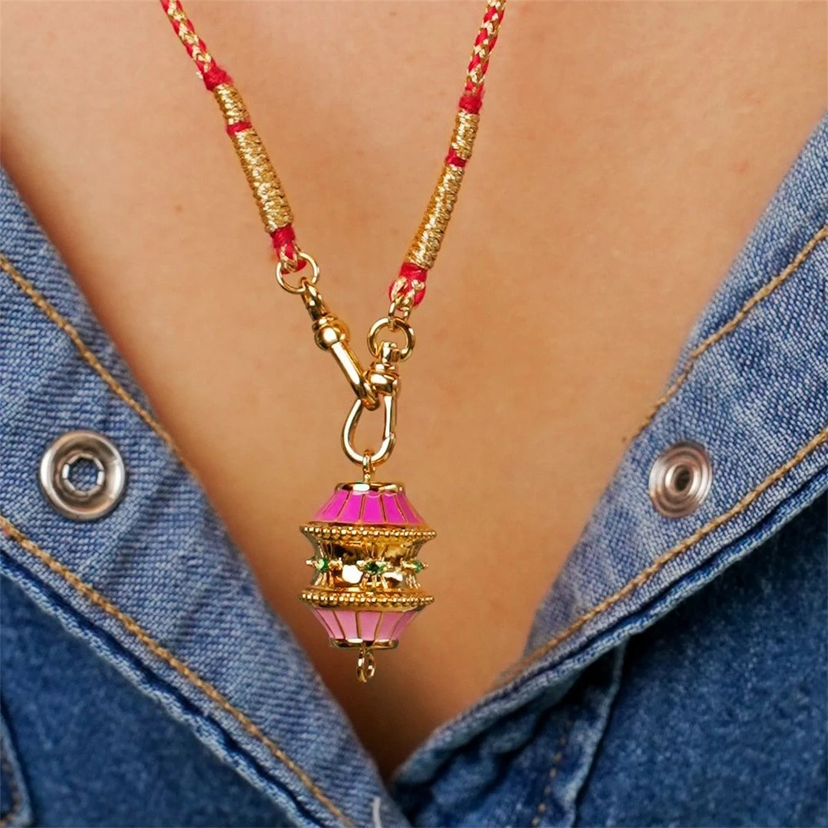 

Europe and America Dopamine Drum Fried Dough Twists Valentine's Day Gift Necklace Gold Plated Color Preservation