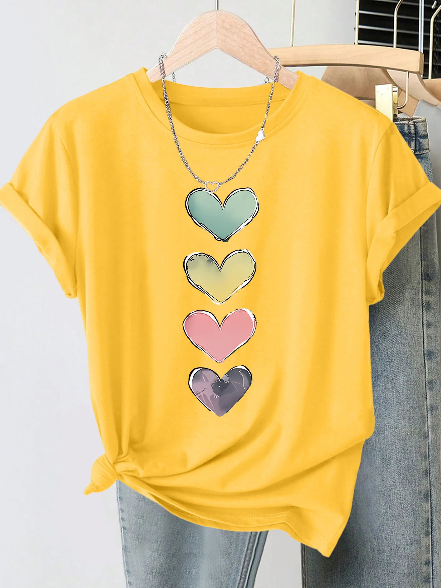 New round neck gradient love print pattern T-shirt suitable for daily wear in spring summer autumn winter lively and young ﻿