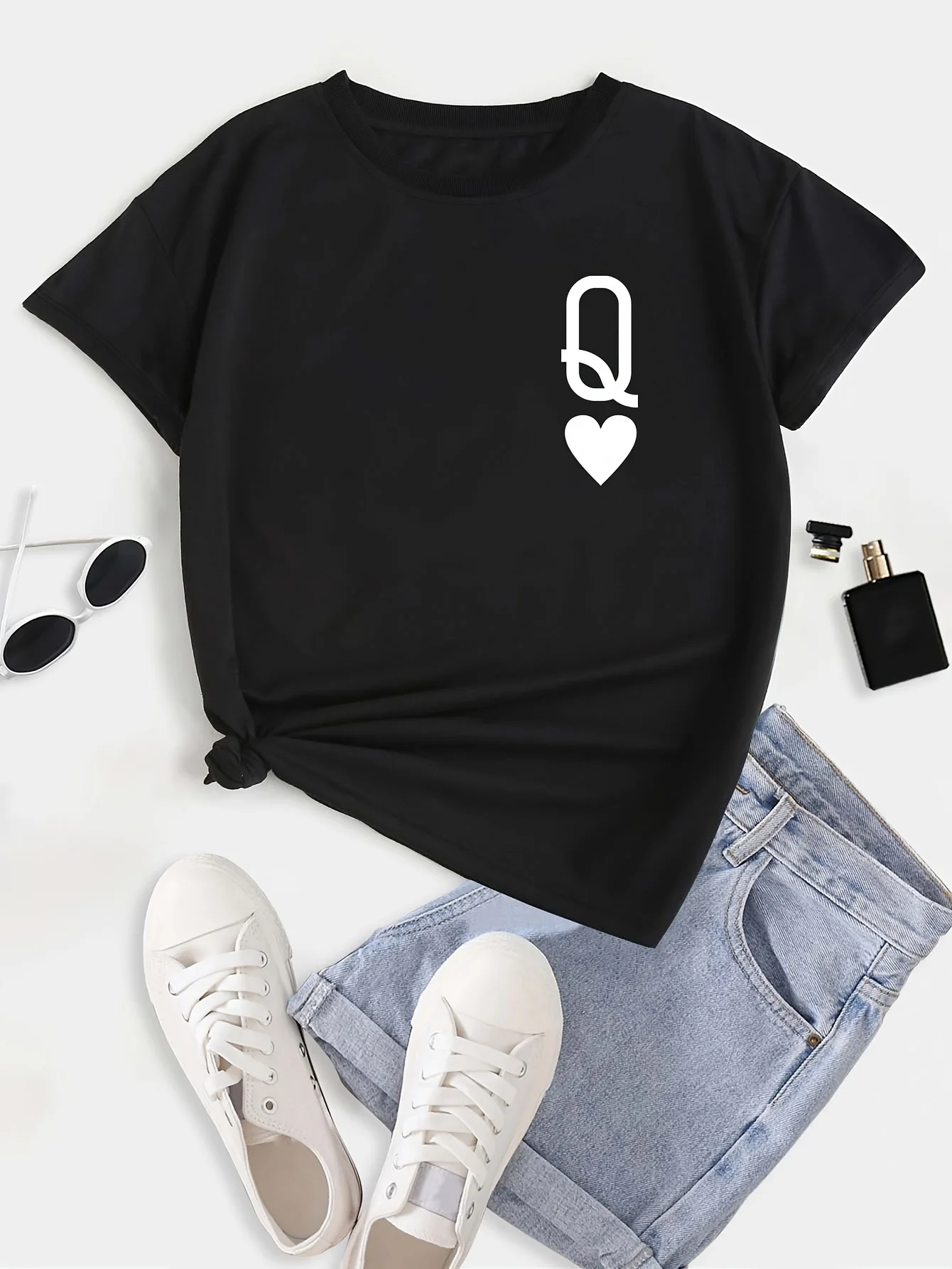 

Women's Casual T-shirt with Heart-shaped Print Round Neck Short Sleeved Top and Short Sleeved Casual Women's Clothing Shein