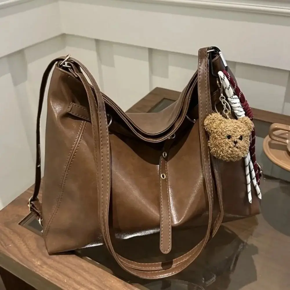 موضة جديدة تصميم مشبك حقيبة كتف بلون سعة كبيرة خمر حمل حقيبة كروسبودي جلد المرأة على ظهره سيدة