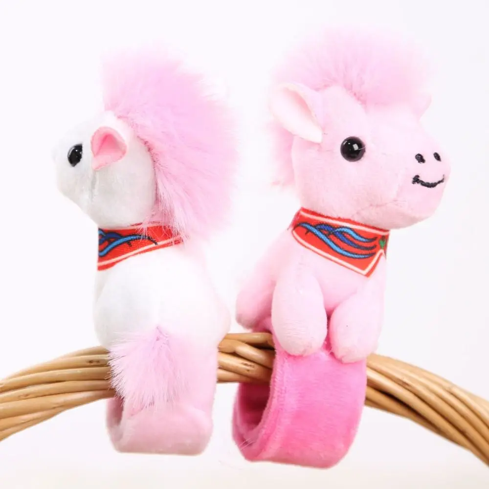 لطيف زودياك الحصان صفعة سوار لينة 2026 سنة الحصان الحصان أفخم المفاجئة أساور رقيق مريحة الحصان كلابر شريط للرسغ