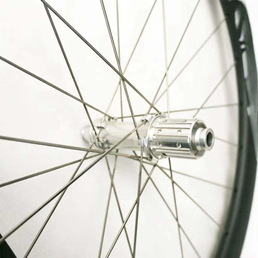 Carbon Road Bike Wheelset Disc Brake With Titanium Spokes & Central Hub Cycling Replacement Parts
