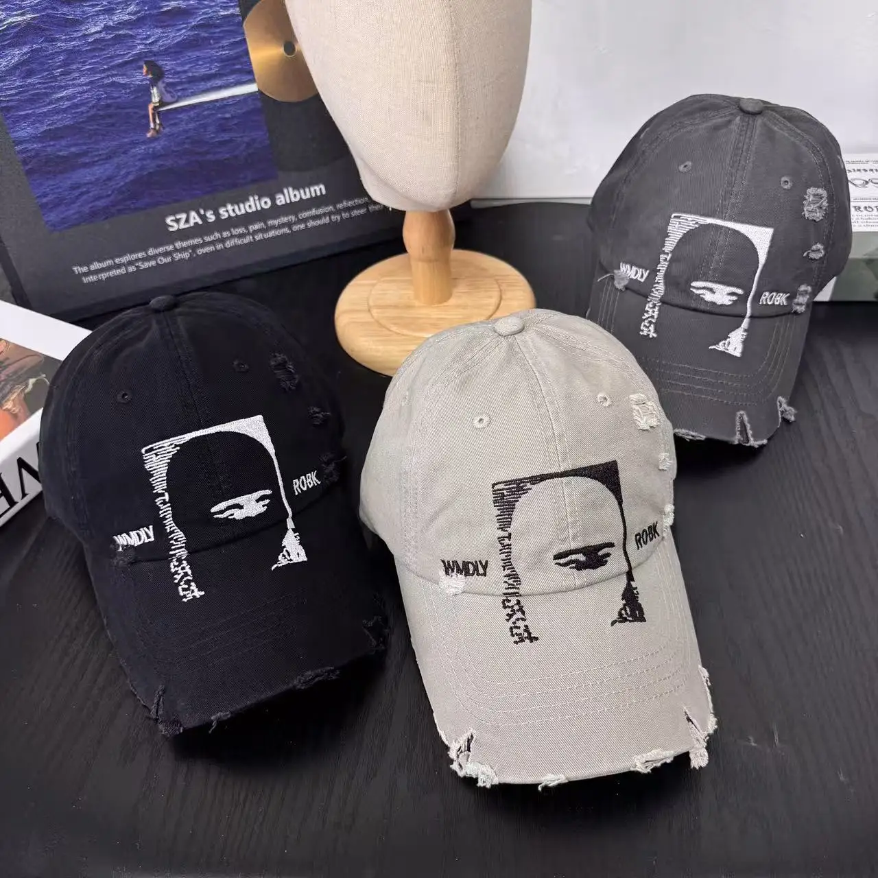 Amerikanische personalisierte Baseballkappe mit Stickerei, zerrissenem Design, weich, lässig, vielseitig, für Herren und Damen, großer Kopfumfang, Outdoor-Sport – Detail 2