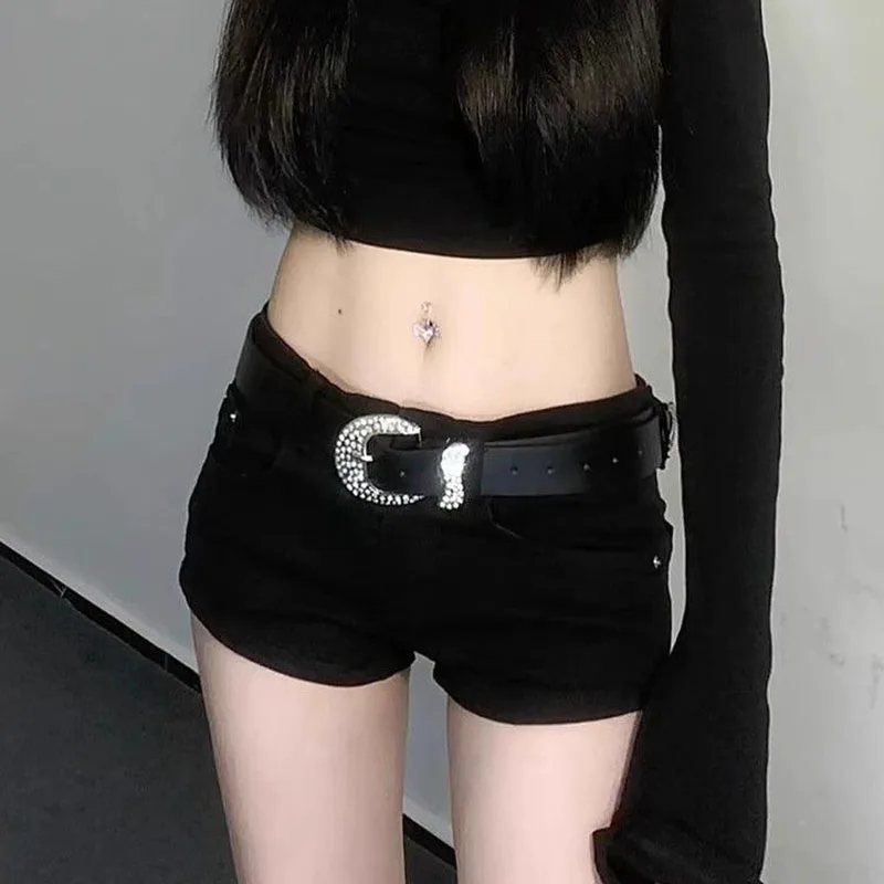 Sommer Schwarze Hotpants für Damen Sexy Tiefsitzende Y2K Gothic Enge Denim Kurze Hosen Weibliche Harajuku Streetwear Grunge Mini-Shorts