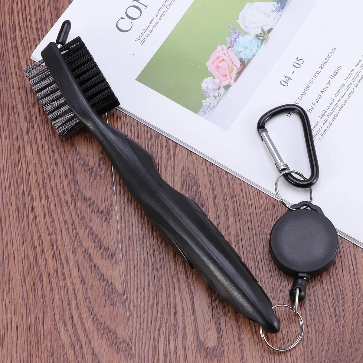 

2pcs PP Groove Cleaner Retractable Stainless Steel Nylon Carabiner Ergonomic Lightweight Golf Brush Irons Woods Spikes