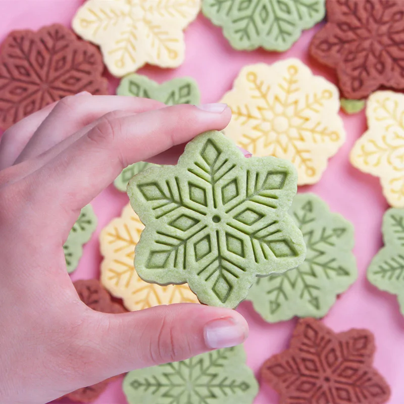 9Pcs Christmas Cookie Mold Snowflake 3D Plastic Cookie Mold  Press Type Cookie Mould Stamp Xmas New Year Party Baking Tools