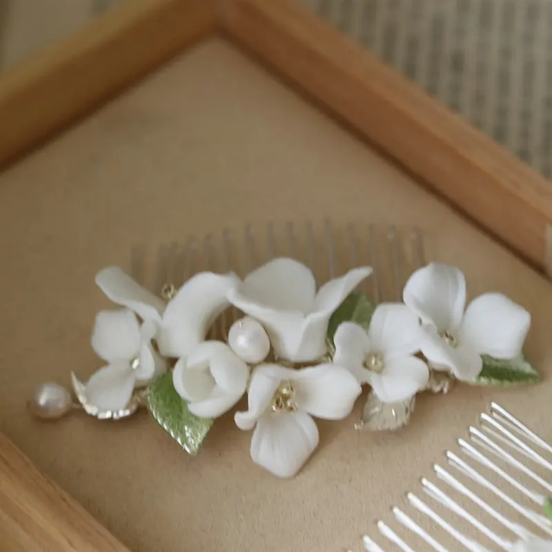 Handmade White Ceramic Flower Hair Comb For Bridal Simple Fresh Water Pearl Green Enamel Leaf Wedding Tiara Jewelry For Women