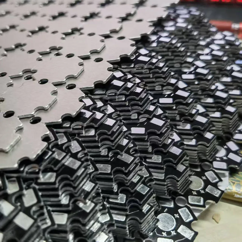 

1 Вт, 3 Вт, 5 Вт, светодиодный радиатор, алюминиевая опорная пластина, подложка для печатной платы, 20 мм, звездообразный комплект, охлаждающий радиатор «сделай сам», 20 мм, 200 шт.