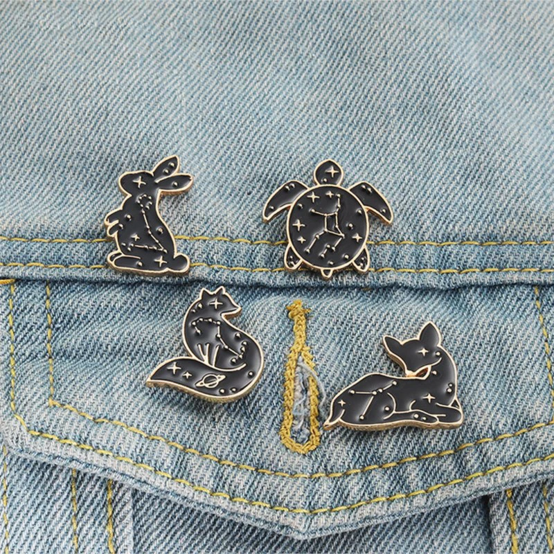 Emblema de lapela Broche de esmalte animal dos desenhos animados, pino preto constelação, coelho, raposa, tartaruga, presente jóias para crianças, amigos