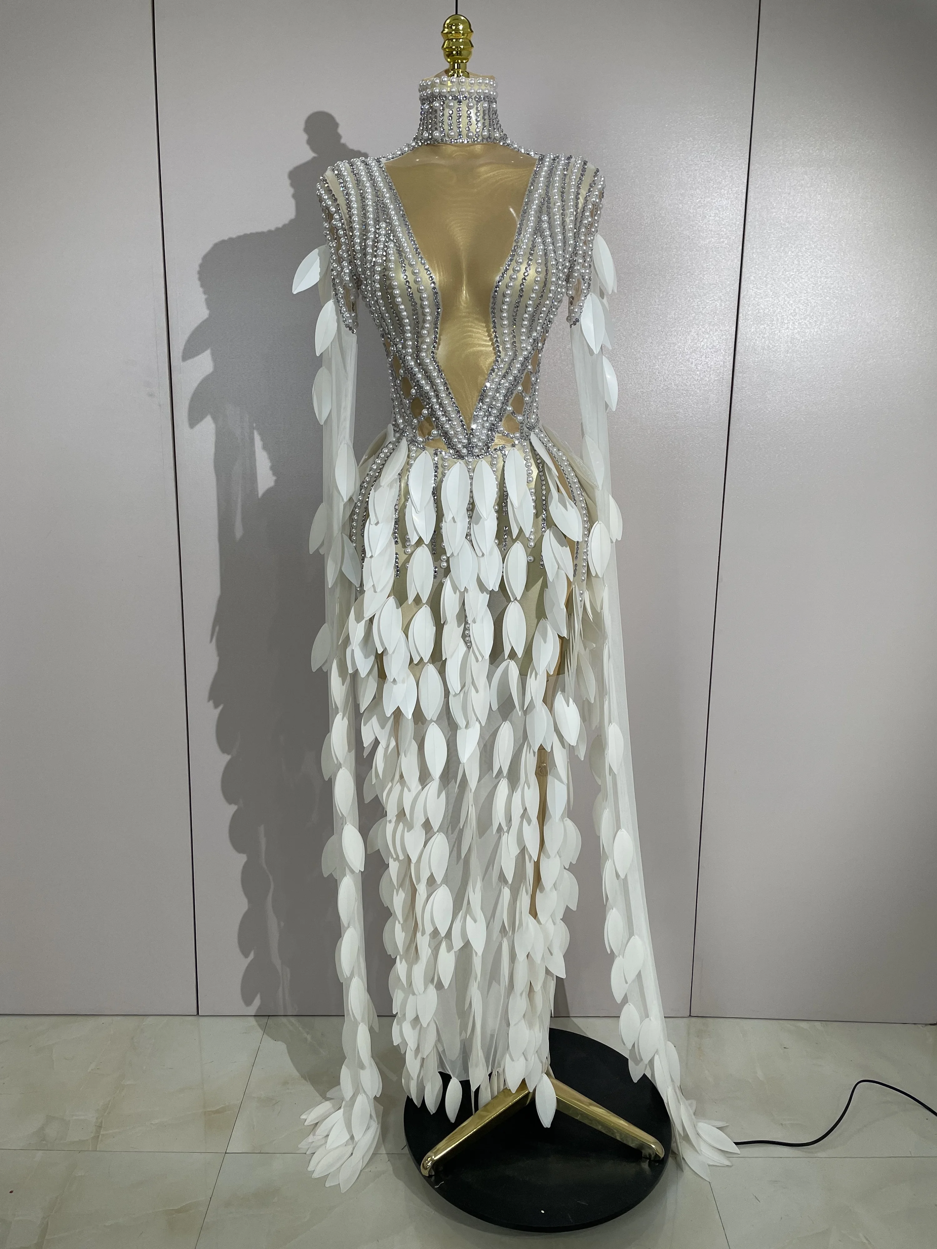 

Luxury Eveing Birthday Party Sparkly Diamond Pearls Long Sleeves Mesh Sheer Maxi Dress Sexy Nightclub Performance Stage Costume