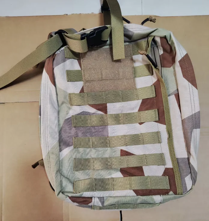 mochila-de-camuflaje-con-geometria-desertica-sueca-para-hombre-para-actividades-al-aire-libre