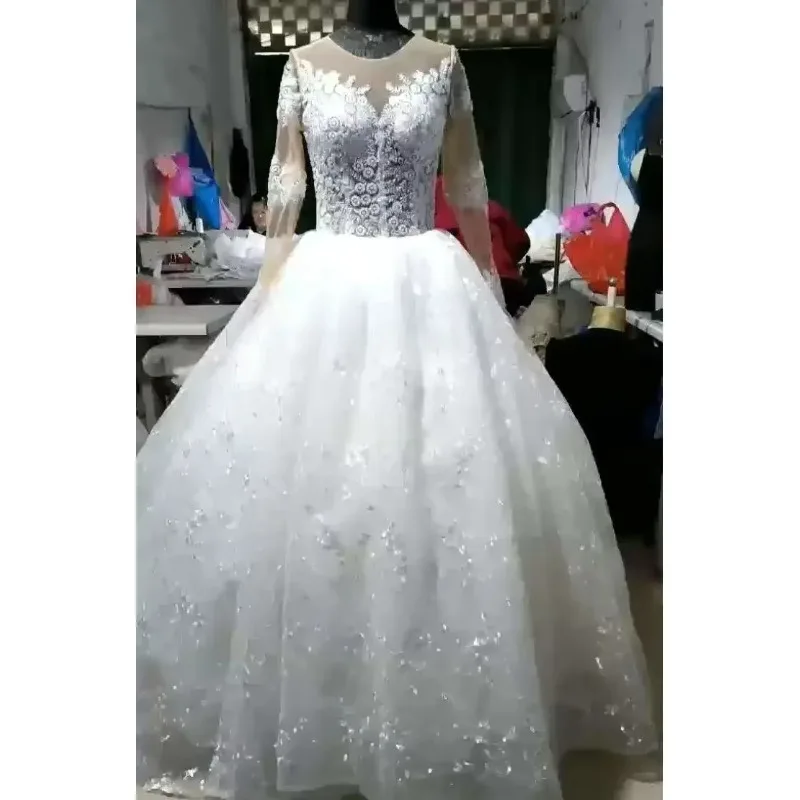 Customized New Arrival Luxury Princess Wedding Dress Long Sleeve Beaded Pearl Ball Gown Big Train Bridal Gown