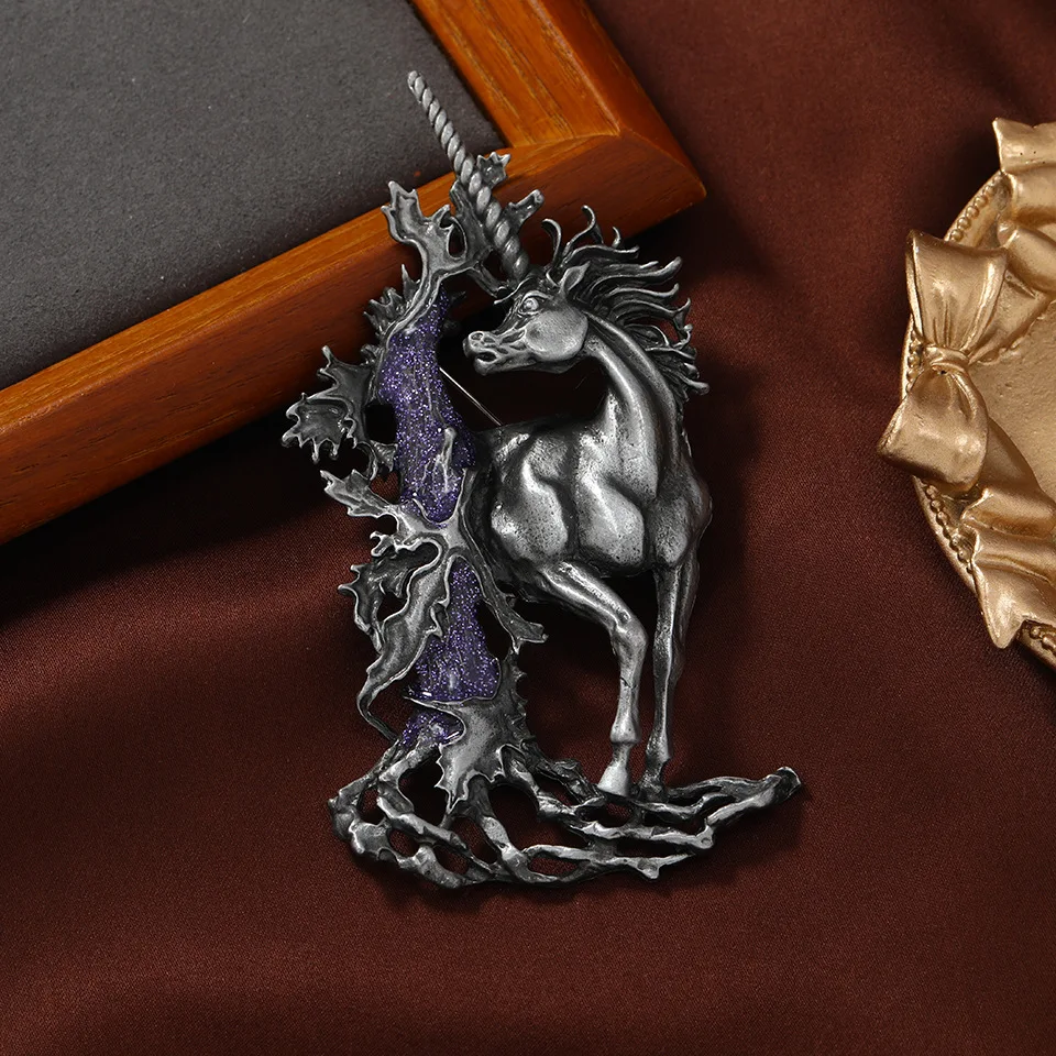 creative retro brooch European and American exaggerated large horse accessory
